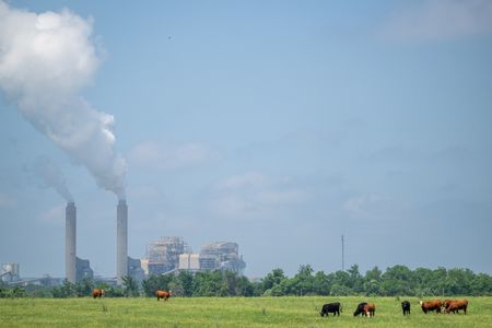US sets new Paris climate target that Trump is expected to ignore