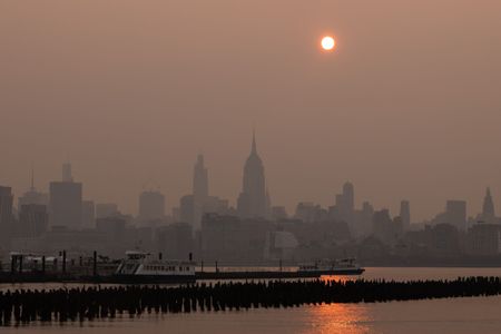 NYC Mayor urges citizens to wear masks to battle Canadian wildfire smog