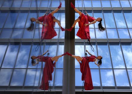 Vertical dancers take on Japan's tallest building, and more from around the world