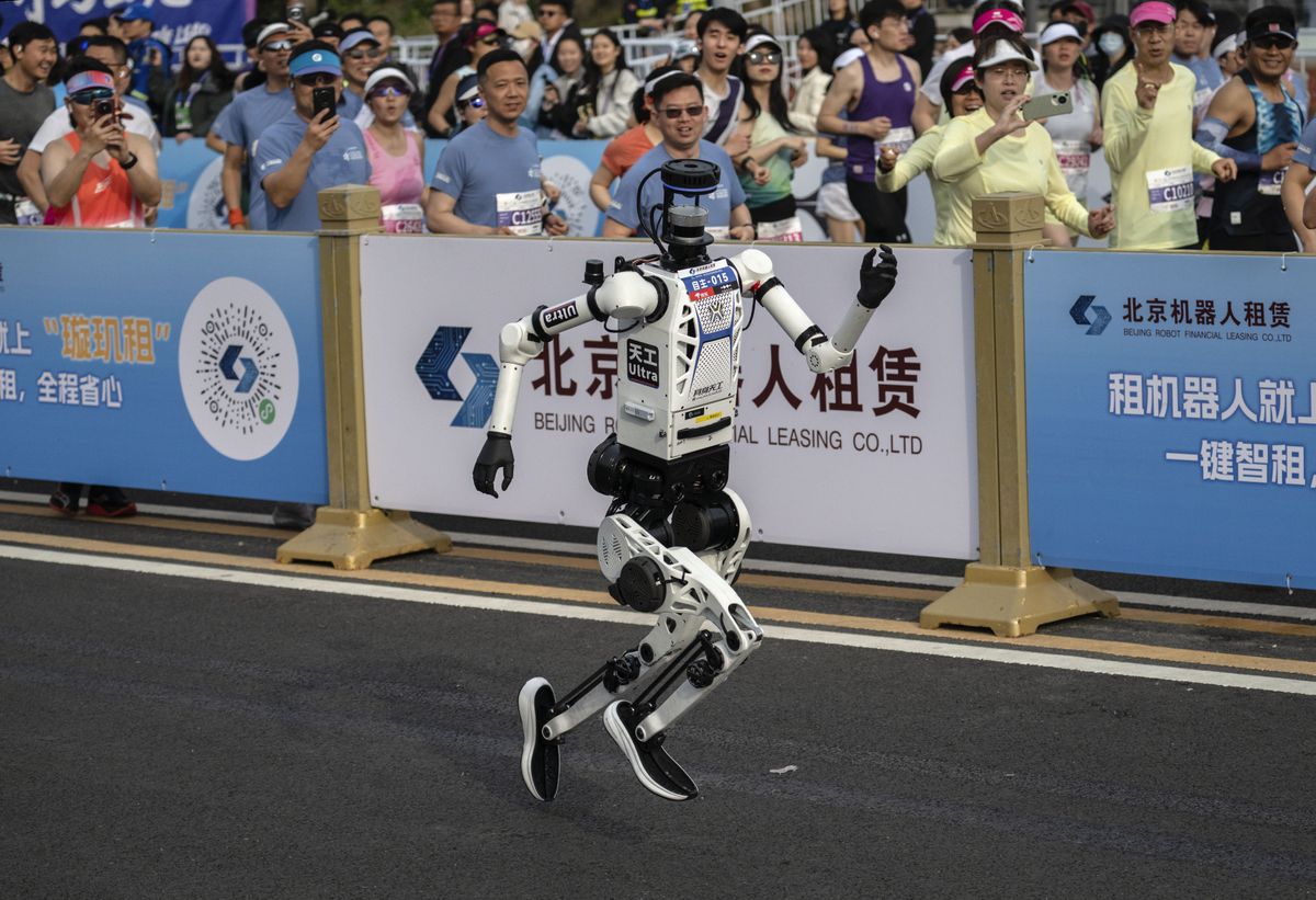 Humanoid half marathon in Beijing, and more from around the world