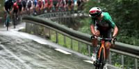 epaselect epa09319879 Italian rider Sonny Colbrelli (R) of the Bahrain Victorious team in action during the 8th stage of the Tour de France 2021 over 150.8 km from Oyonnax to Le Grand-Bornand, France, 03 July 2021.  EPA-EFE/CHRISTOPHE PETIT-TESSON