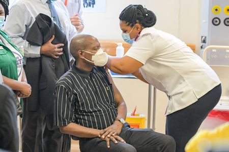 Continuing the Johnson & Johnson vaccine 'pause' in South Africa will cost lives