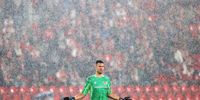 PRAGUE, CZECH REPUBLIC - SEPTEMBER 16: Andreas Luthe of 1.FC Union Berlin reacts as heavy rain falls during the UEFA Europa Conference League group E match between Slavia Praha and 1. FC Union Berlin at Eden Arena on September 16, 2021 in Prague, Czech Republic. (Photo by Alexander Hassenstein/Getty Images)