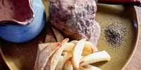 Tony Jackman’s fillet steak cooked in an air fryer, with pepper sauce and air fryer chips. (Photo: Tony Jackman)<br>
