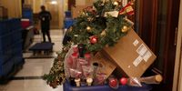 WASHINGTON, DC - DECEMBER 31:  As the House of Representatives prepares for a transition of power to Democrats, movers transport items including Christmas decorations from the offices of Republican leadership during a partial shutdown of the federal government on December 31, 2018 in Washington, DC. The partial shutdown will continue for at least a few more days as lawmakers are not scheduled to return to Washington until January 3, 2019. (Photo by Win McNamee/Getty Images)