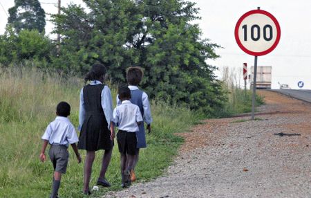 Taxi mafia - ANC accuses premier Winde of 'weak' leadership in response to scholar transport crisis