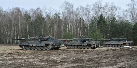 Germany buys tanks, howitzers in jumbo defence order