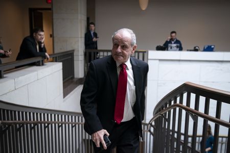 US Senate chair: Russia ‘violating treaty’ in Antarctic oil, gas hunt via Cape Town
