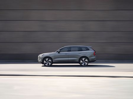 EX factor – Volvo reveals first pure fully electric SUV